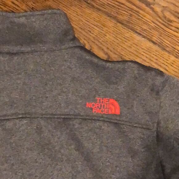 UNDER ARMOUR Men’s Grey Jacket With Red Full Zipper, Hand Pockets Jacket Sz Lrg - Picture 9 of 11